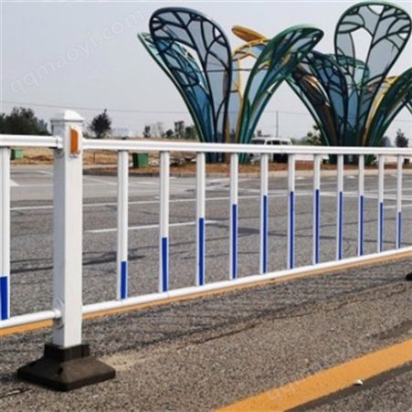 鑫跃西安市政护栏 城市道路交通隔离锌钢防护栏 加油站停车场栏杆现货爱硕